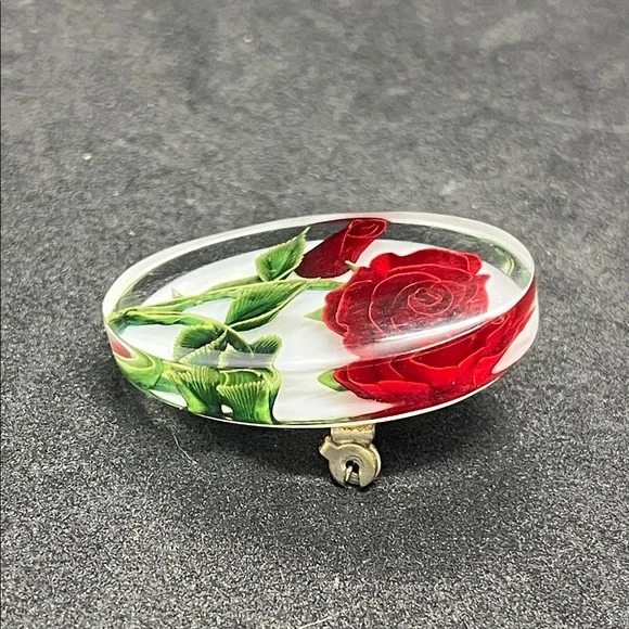 1588 1950’s Reverse Carved Lucite Brooch and Earrings Set - Picture 3 of 6